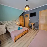 Dom Na Skraju Lasu Kwatera prywatna *